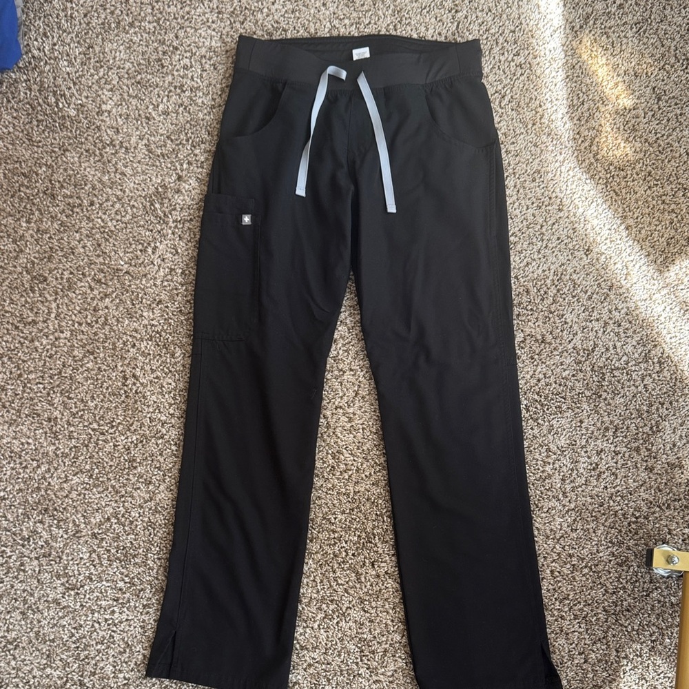 FIGS Women's Black straight leg Pants with Gray Drawstring